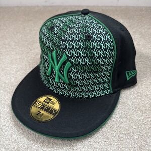 New Era 59FIFTY New York Yankees Green AOP Hat Size 7 1/2